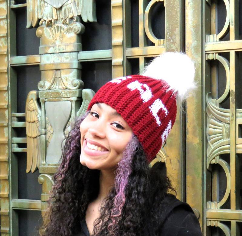 Pom Hut, Gehäkelte Peace, Tam Häkelhut, Farbe Ist Crandberry Pom Hut, Gehäkelte Peace, Tam Häkelhut, Farbe Ist Crandberry von BrendaLizBoutique