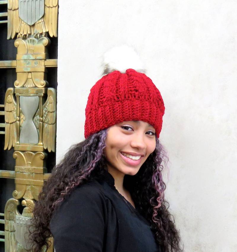Pom Hut, Gehäkelte Tam Häkelhut, Farbe Ist Cranberry Pom Hut, Gehäkelte Tam Häkelhut, Farbe Ist Cranberry von BrendaLizBoutique