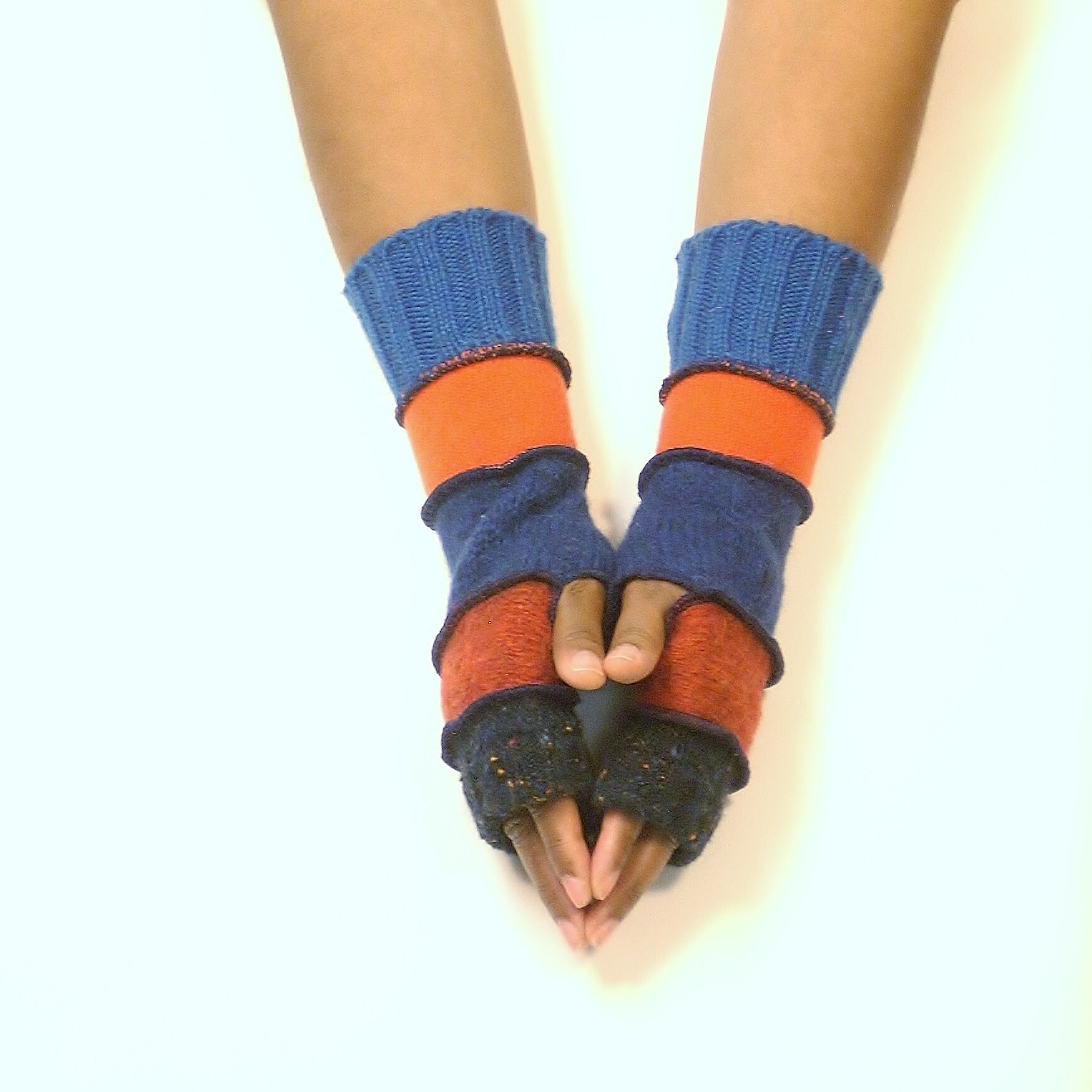 Fingerlose Handschuhe, Pulswärmer | Gesprenkelt Navy/Rost Dunkelblau Orange Blau Brenda Abdullah Fingerlose Handschuhe, Pulswärmer | Gesprenkelt Navy/Rost Dunkelblau Orange Blau Brenda Abdullah von Brendaabdullah