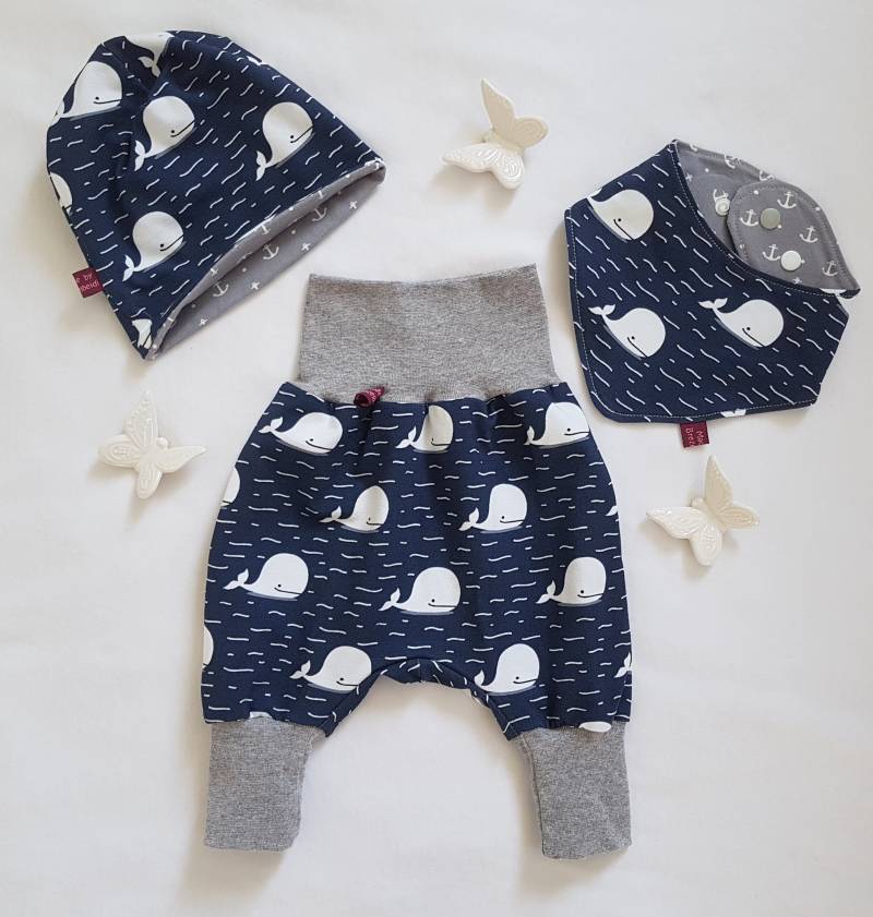 Pumphose Mit Süßem Wal , Mitwachshose, Optional Als Set Wendehalstuch Und Wendemütze, Mütze, Halstuch, Mädchen, Junge Baby von Brezelheidi