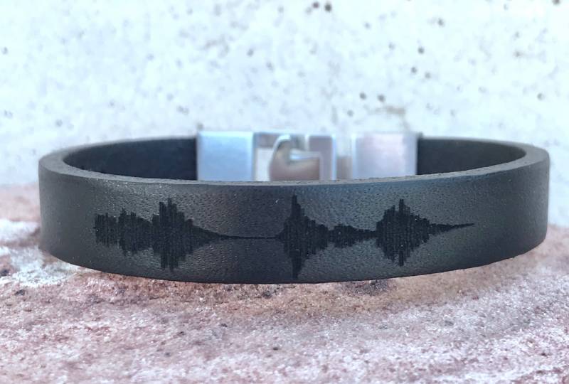 Lederarmbänder Für Männer Geschenk Vatertagsgeschenk Weihnachten Sound Welle Herzschlag Lederarmband Personalisiert Versandkostenfrei Lederarmbänder Für Männer Geschenk Vatertagsgeschenk Weihnachten Sound Welle Herzschlag Lederarmband Personalisiert Versandkostenfrei von Bricelets