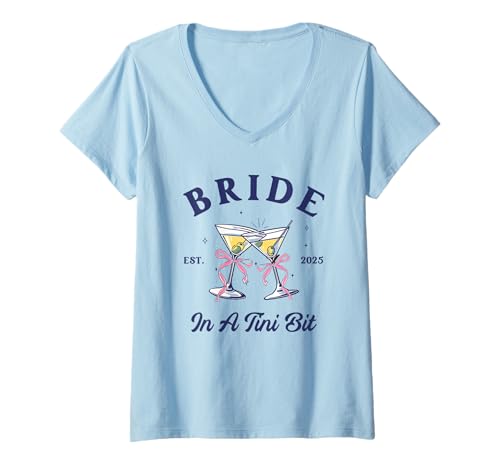 Damen Junggesellinnenabschied Martini Lover Bride An A Tini Bit Bride T-Shirt mit V-Ausschnitt von Bridal Wedding Shower Martini Lover Gift