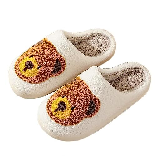 Hausschuhe mit Tiermuster – Hello Katze, Bär, Elch & Liebe Designs – Bequeme Memory-Schaum-Plüsch-Wolken-Hausschuhe für Paare & Zuhause, Bär Weiß, 7.5-8 Women/6.5-7 Men von Bridge Cutters