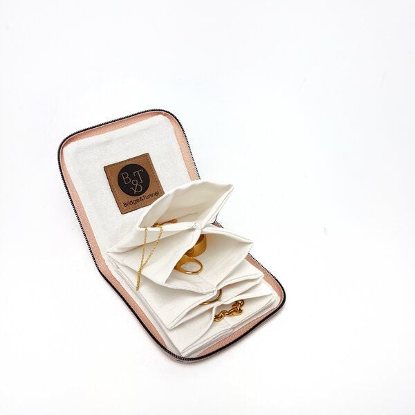 Bridge&Tunnel Schmucketui Leinen apricot von Bridge&Tunnel