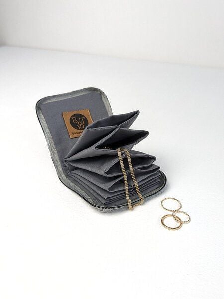 Bridge&Tunnel Schmucketui Leinen granit von Bridge&Tunnel