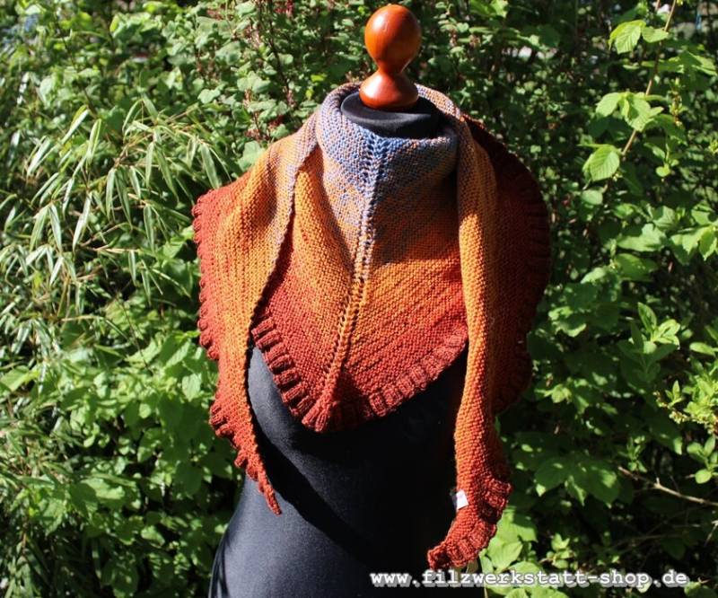 Herbstliches Tuch Handgestrickt Aus Merinowolle Mit Farbverlauf Herbstliches Tuch Handgestrickt Aus Merinowolle Mit Farbverlauf von BridgetsWelt