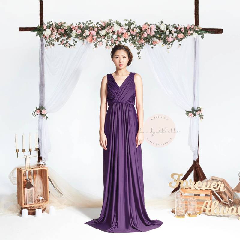 Bb Blair in Aubergine Dunkel Lila V-Ausschnitt Drapieren Bodenlangen Boho Brautjungfer Maxikleid Hochzeit Abendkleid Bb Blair in Aubergine Dunkel Lila V-Ausschnitt Drapieren Bodenlangen Boho Brautjungfer Maxikleid Hochzeit Abendkleid von Bridgettbe11e