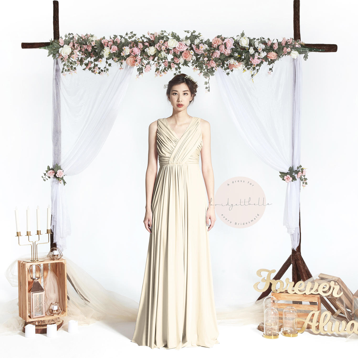 Bb Blair in Champagne V-Ausschnitt Drapieren Bodenlangen Boho Brautjungfer Maxikleid Hochzeit Abendkleid Bb Blair in Champagne V-Ausschnitt Drapieren Bodenlangen Boho Brautjungfer Maxikleid Hochzeit Abendkleid von Bridgettbe11e