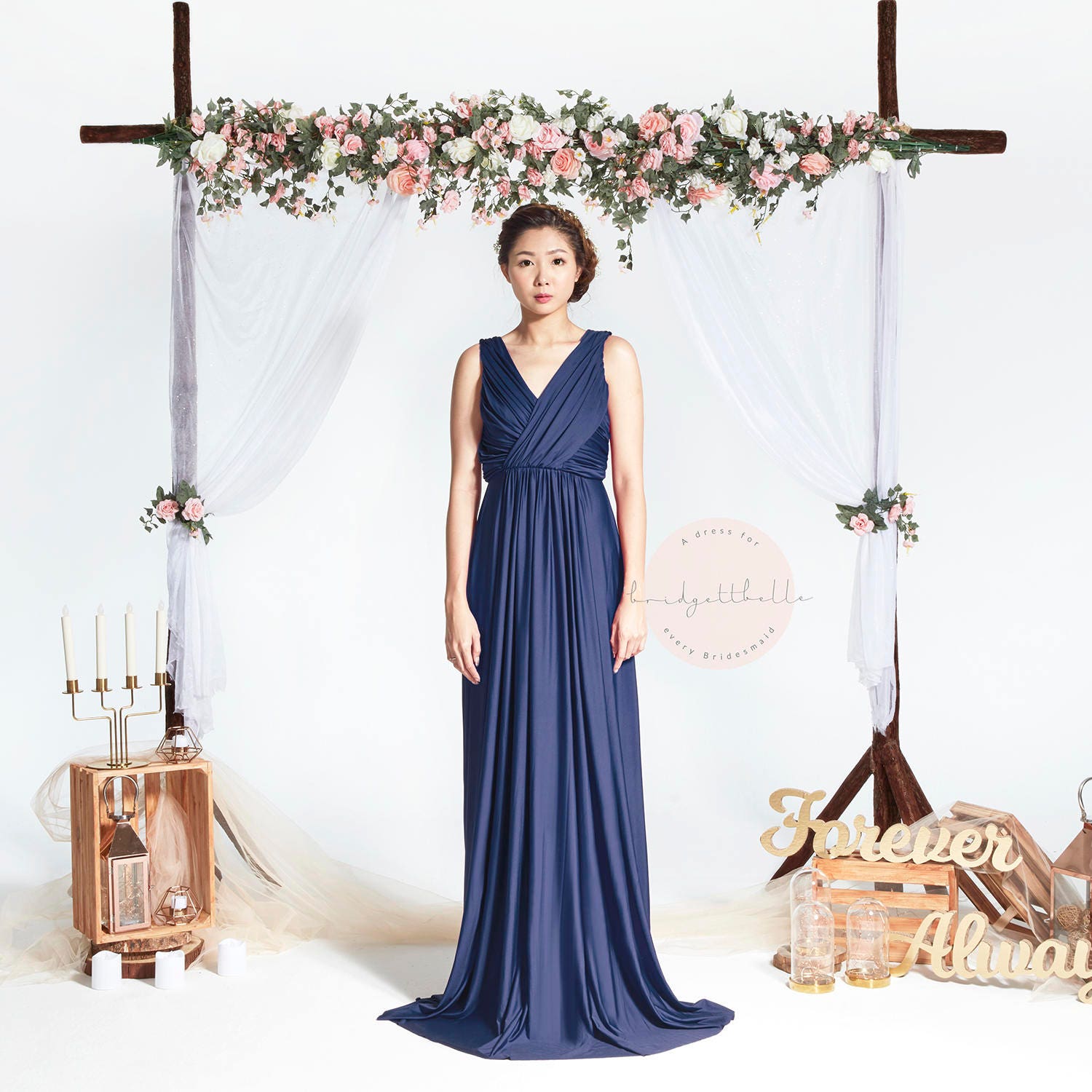 Bb Blair in Marineblau V-Ausschnitt Drapieren Bodenlange Boho Brautjungfer Maxikleid Hochzeit Abendkleid Bb Blair in Marineblau V-Ausschnitt Drapieren Bodenlange Boho Brautjungfer Maxikleid Hochzeit Abendkleid von Bridgettbe11e