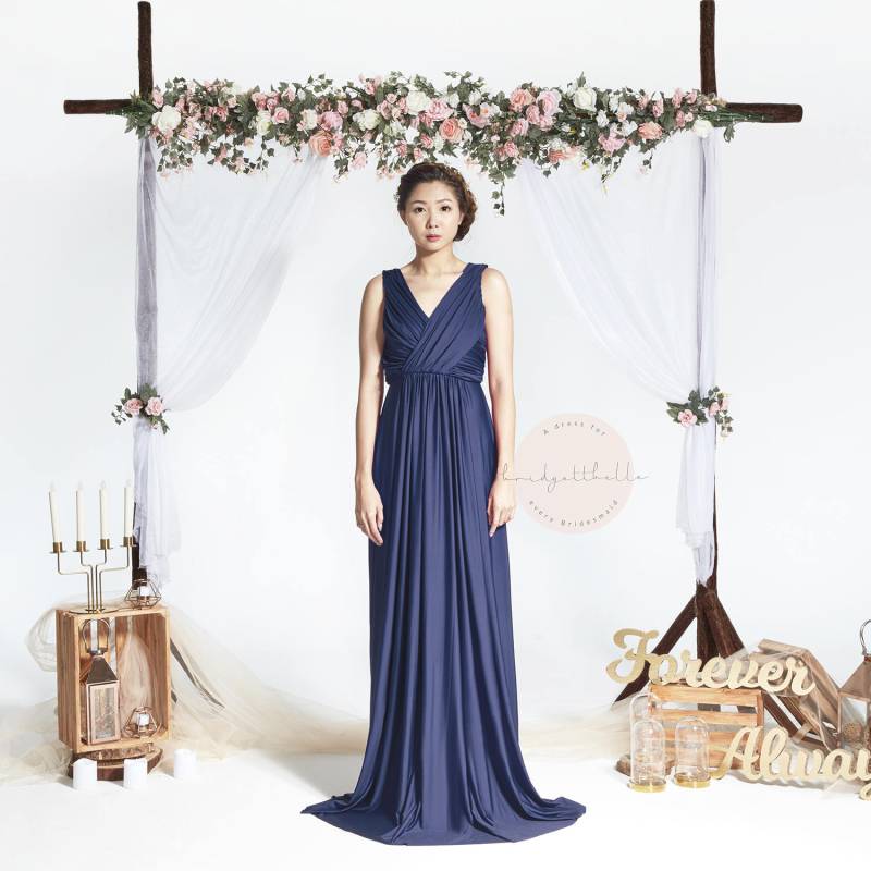 Bb Blair in Marineblau V-Ausschnitt Drapieren Bodenlange Boho Brautjungfer Maxikleid Hochzeit Abendkleid Bb Blair in Marineblau V-Ausschnitt Drapieren Bodenlange Boho Brautjungfer Maxikleid Hochzeit Abendkleid von Bridgettbe11e