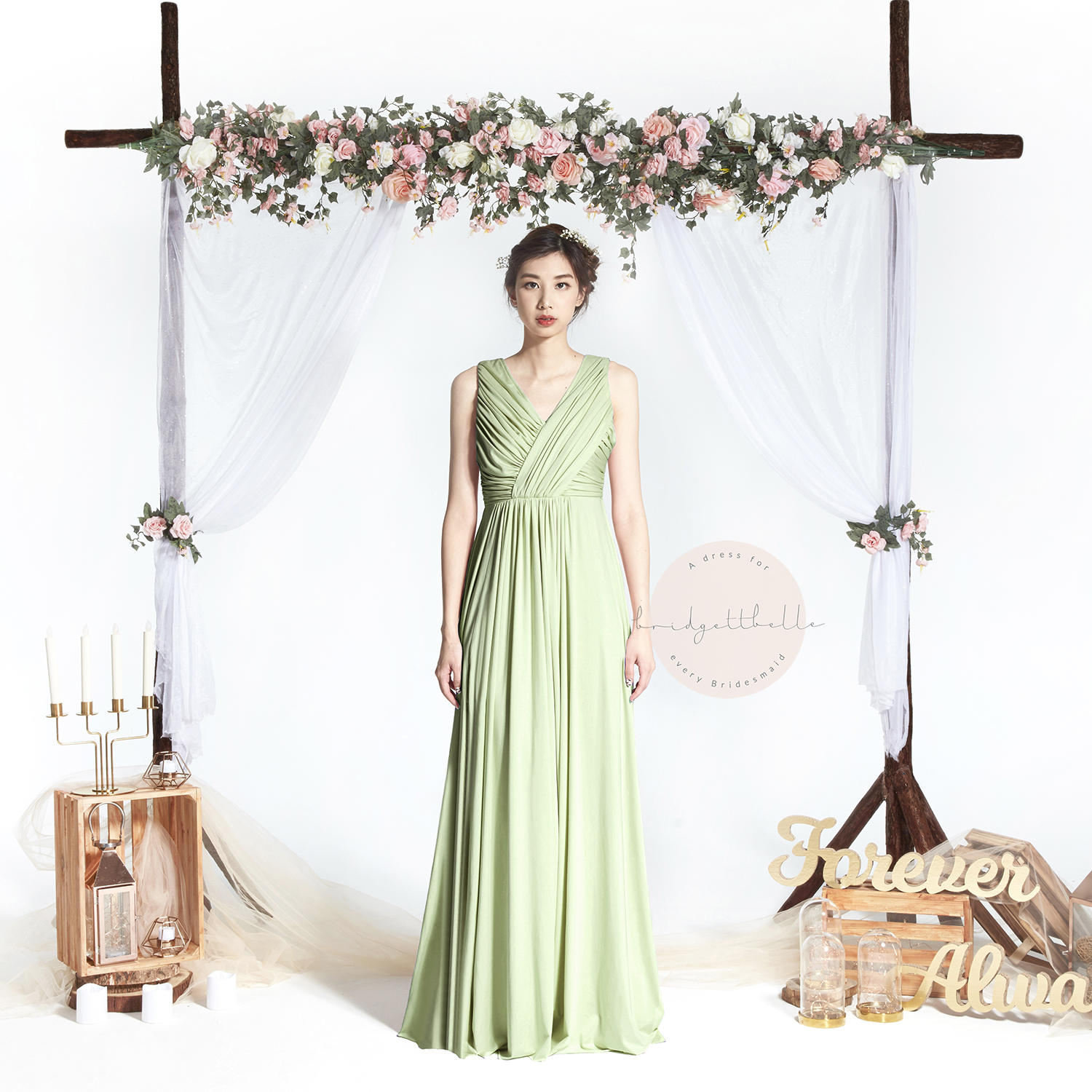 Bb Blair in Sage Grün V-Ausschnitt Drapieren Bodenlangen Boho Brautjungfer Maxikleid Hochzeit Abendkleid Bb Blair in Sage Grün V-Ausschnitt Drapieren Bodenlangen Boho Brautjungfer Maxikleid Hochzeit Abendkleid von Bridgettbe11e