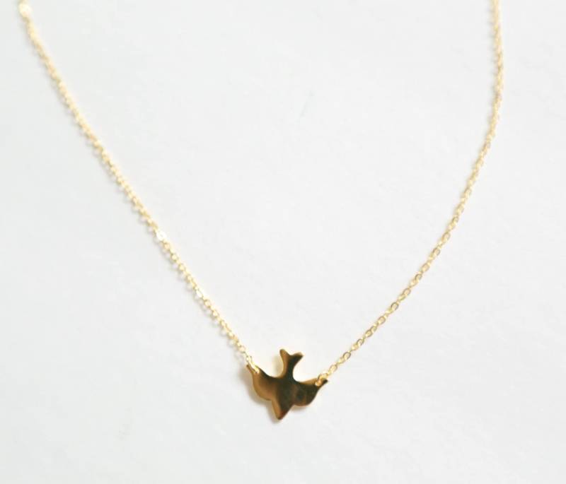 Taube Halskette, Vogel Soar Vogel, Schlichte Gold Silber Zarte Layering Seitlich Hängende Halskette Taube Halskette, Vogel Soar Vogel, Schlichte Gold Silber Zarte Layering Seitlich Hängende Halskette von BrielleDesignsOnEtsy