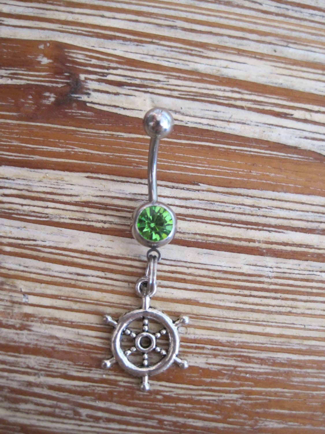 Bauchnabel Ring - Körper Schmuck Schiffe Rad Mit Grünen Edelstein Bauchnabel Ring - Körper Schmuck Schiffe Rad Mit Grünen Edelstein von BriellesJewels