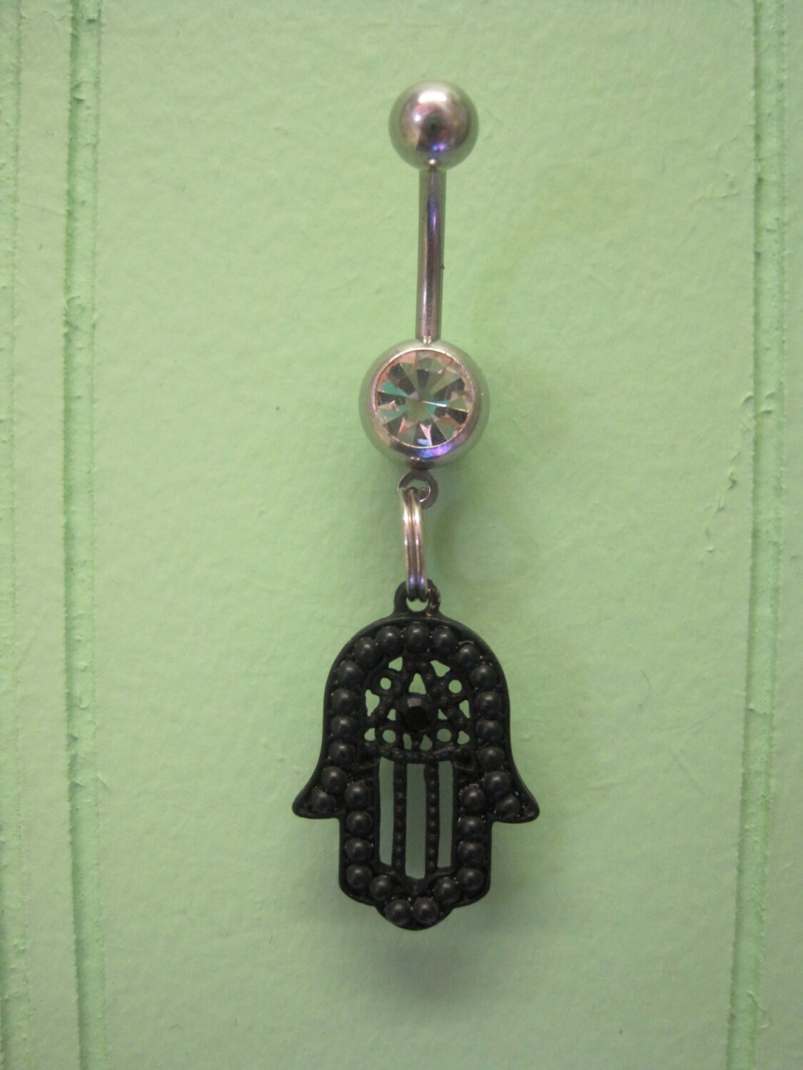 Bauchnabel Ring - Körper Schmuck Schwarze Perlen Hamsa Hand Mit Edelstein Bauchnabel Ring - Körper Schmuck Schwarze Perlen Hamsa Hand Mit Edelstein von BriellesJewels