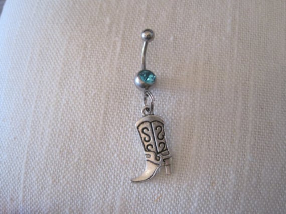 Bauchnabel Ring - Körper Schmuck Silber Cowgirl Stiefel Mit Hellblauen Edelstein Bauchring Western Cowboy Bauchnabel Ring - Körper Schmuck Silber Cowgirl Stiefel Mit Hellblauen Edelstein Bauchring Western Cowboy von BriellesJewels