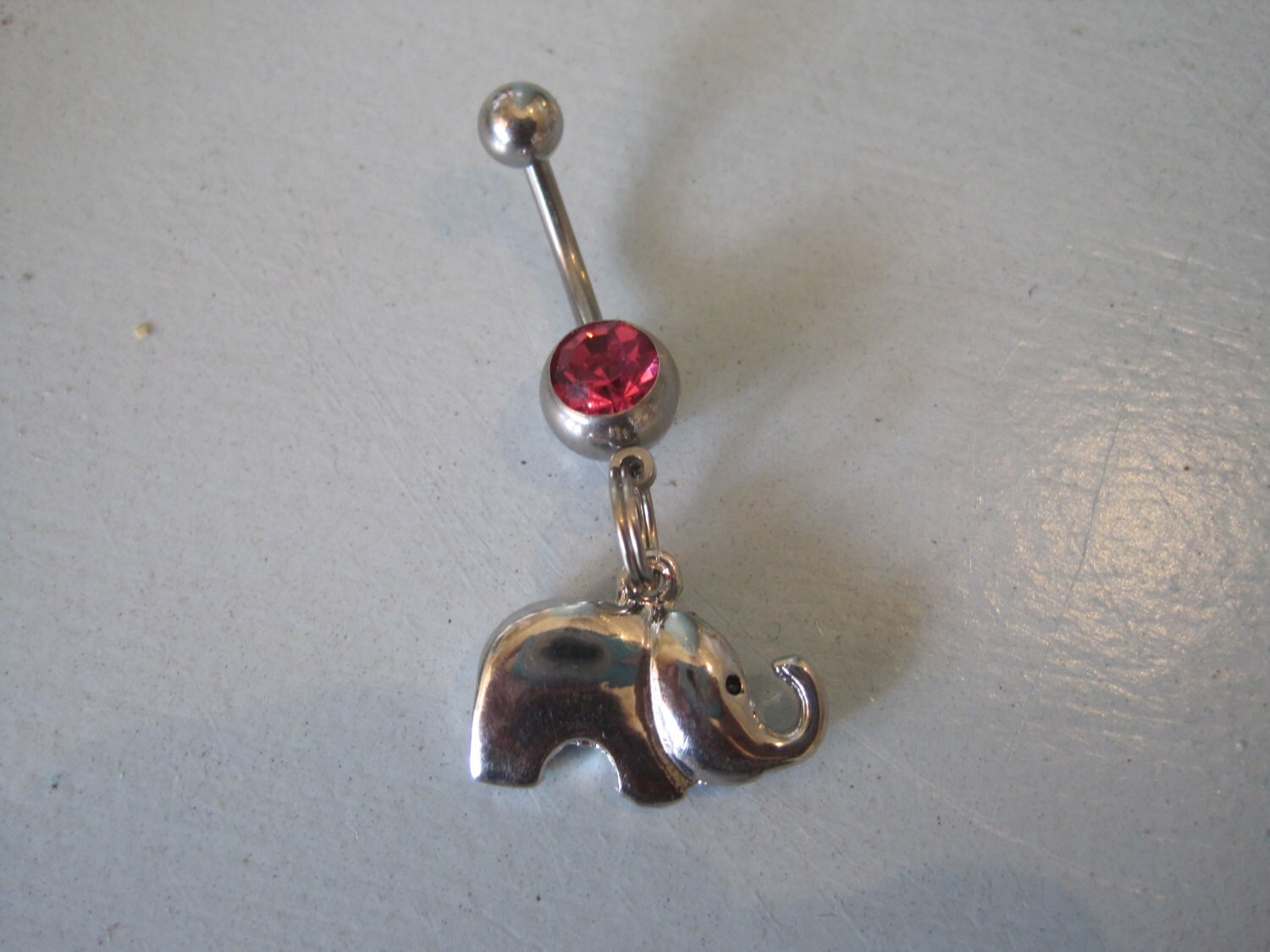 Bauchnabel Ring - Körper Schmuck Silber Elefant Mit Rosa Edelstein Bauchnabel Ring - Körper Schmuck Silber Elefant Mit Rosa Edelstein von BriellesJewels