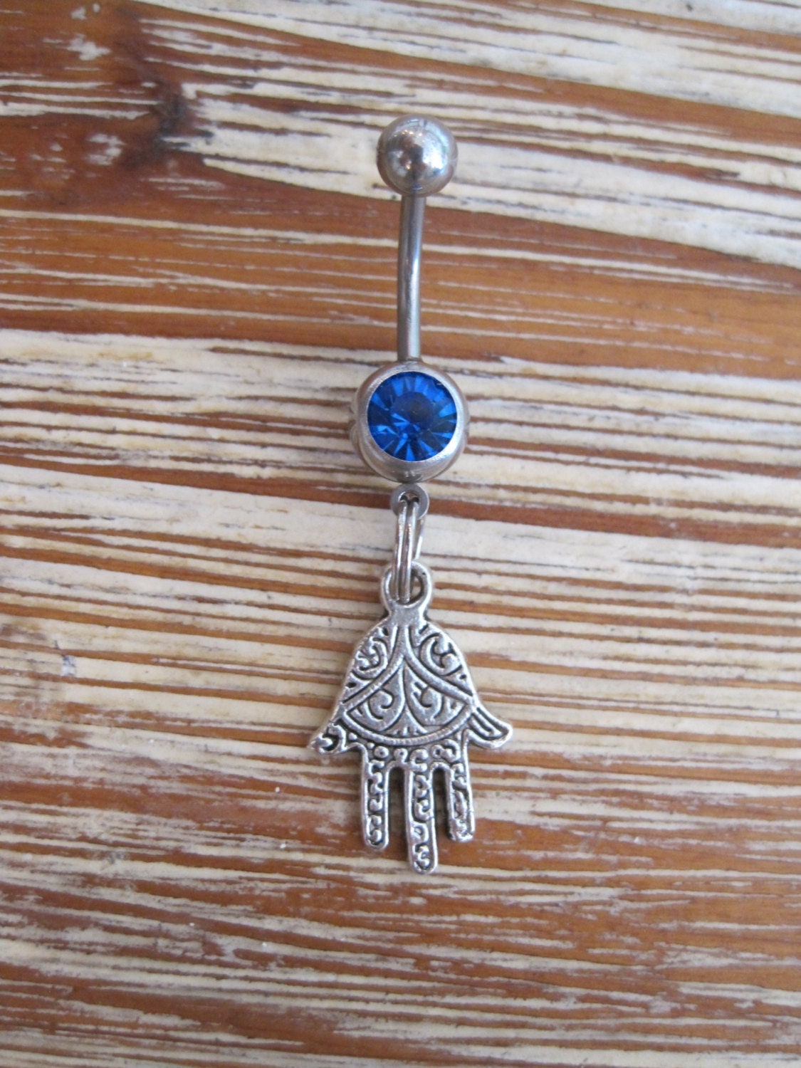 Bauchnabel Ring - Körper Schmuck Silber Hamsa Hand Mit Dunkelblauen Schmuckstein Bauchnabel Ring - Körper Schmuck Silber Hamsa Hand Mit Dunkelblauen Schmuckstein von BriellesJewels