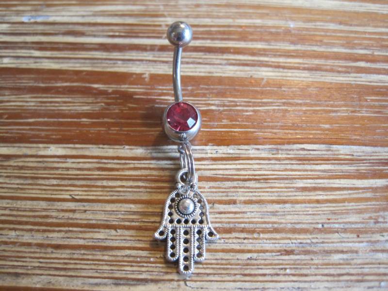 Bauchnabel Ring - Körper Schmuck Silber Hamsa Hand Mit Dunklem Rosa Edelstein von BriellesJewels