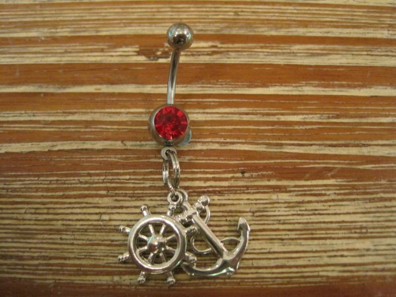 Bauchnabel Ring - Körper Schmuck Silber Schiffe Rad Und Anker Charms Mit Roten Edelstein von BriellesJewels