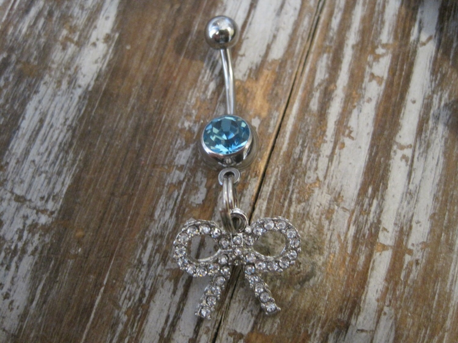 Bauchnabel Ring - Körper Schmuck Silber Strass Bogen Mit Blauer Edelstein Bauchnabel Ring - Körper Schmuck Silber Strass Bogen Mit Blauer Edelstein von BriellesJewels