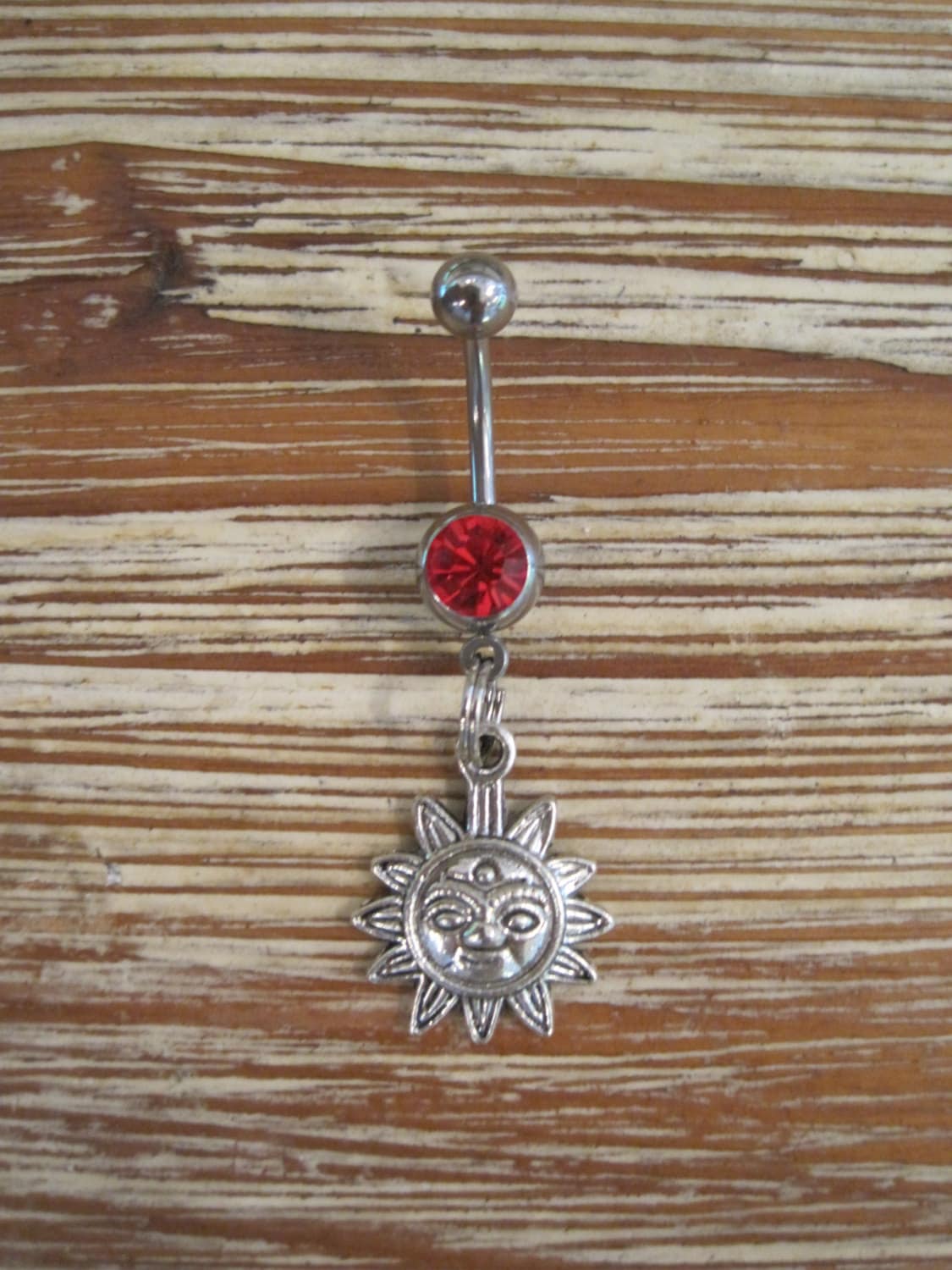 Bauchnabel Ring - Körper Schmuck Sonne Mit Roten Edelstein Bauchnabel Ring - Körper Schmuck Sonne Mit Roten Edelstein von BriellesJewels
