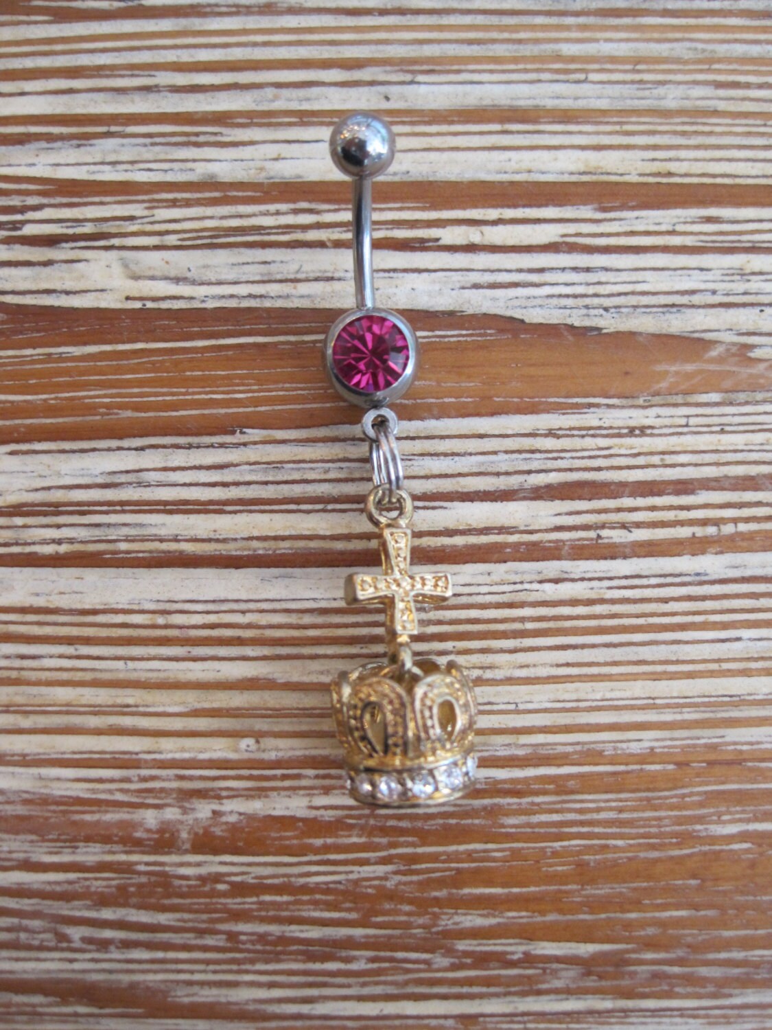 Bauchnabel Ring - Körperschmuck Gold Kreuz Und Kronen Anhänger Mit Rosa Edelstein Bauchnabel Ring - Körperschmuck Gold Kreuz Und Kronen Anhänger Mit Rosa Edelstein von BriellesJewels