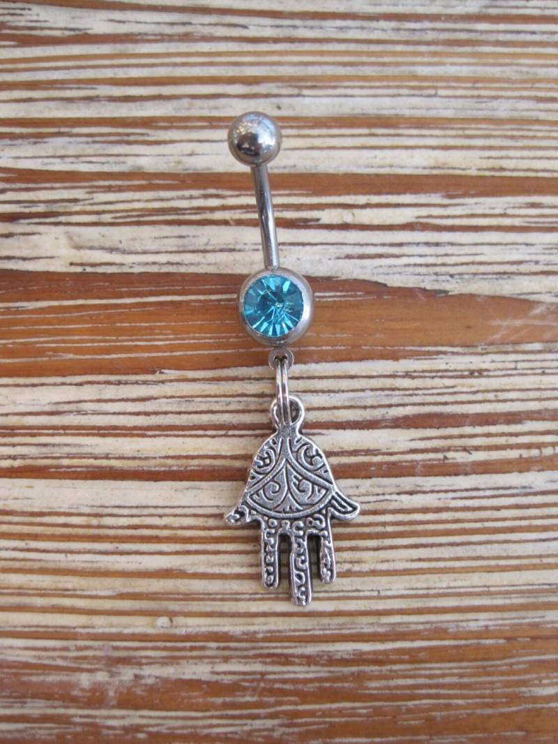 Bauchnabel Ring - Körperschmuck Hamsa Hand Mit Lt. Blau Edelstein Bauchnabel Ring - Körperschmuck Hamsa Hand Mit Lt. Blau Edelstein von BriellesJewels