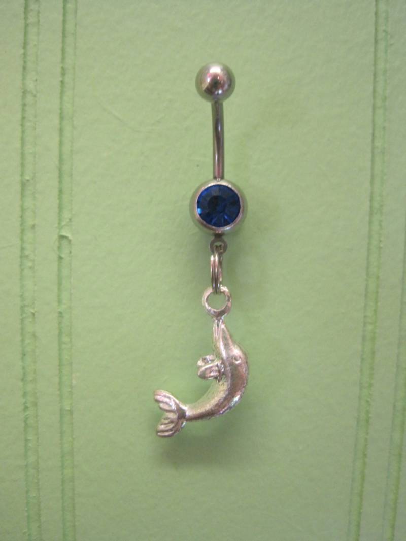 Bauchnabel Ring - Körperschmuck Silber Fisch Mit Dunkelblauem Edelstein von BriellesJewels