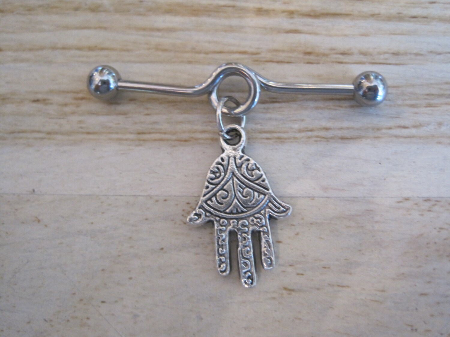 Industrial Barbell - Silber Hamsa Hand Piercing Körperschmuck Ohrring Industrial Barbell - Silber Hamsa Hand Piercing Körperschmuck Ohrring von BriellesJewels