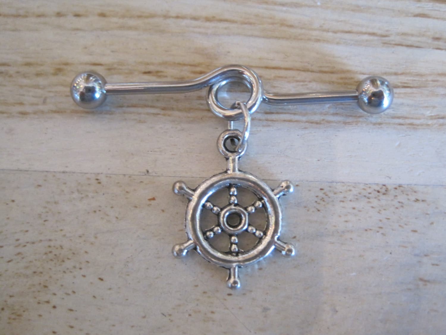 Industrial Barbell - Silber Schiffsrad Piercing Körperschmuck Ohrring Industrial Barbell - Silber Schiffsrad Piercing Körperschmuck Ohrring von BriellesJewels