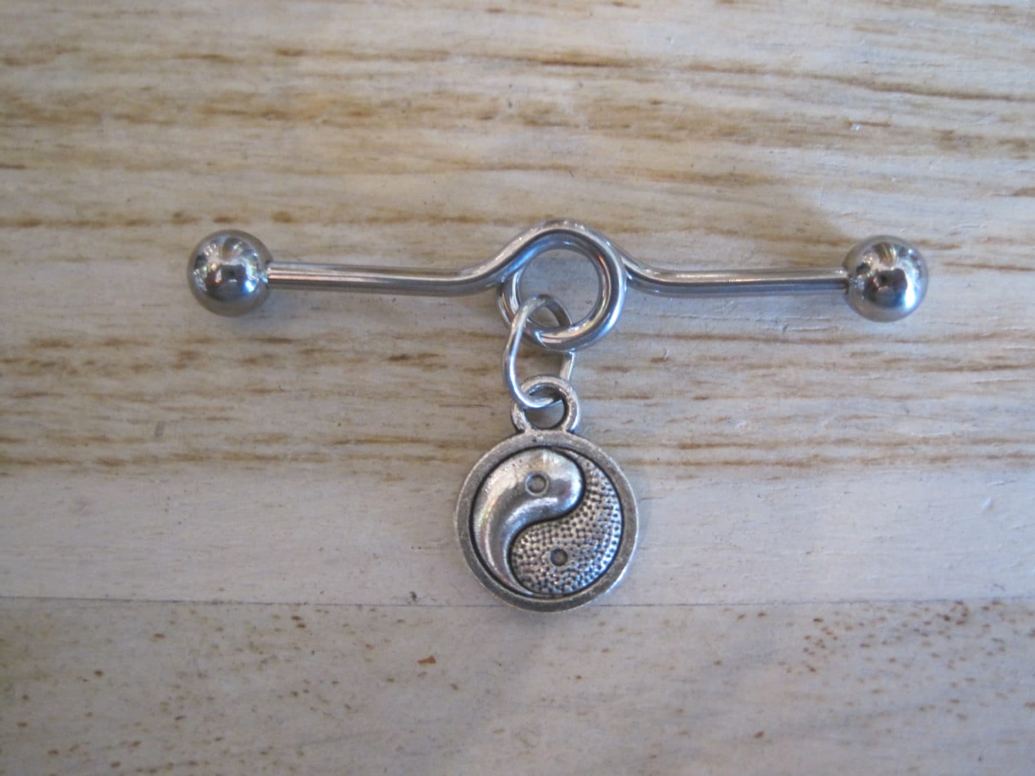Industrial Barbell - Silber Yin Yang Piercing Körperschmuck Ohrringe Industrial Barbell - Silber Yin Yang Piercing Körperschmuck Ohrringe von BriellesJewels