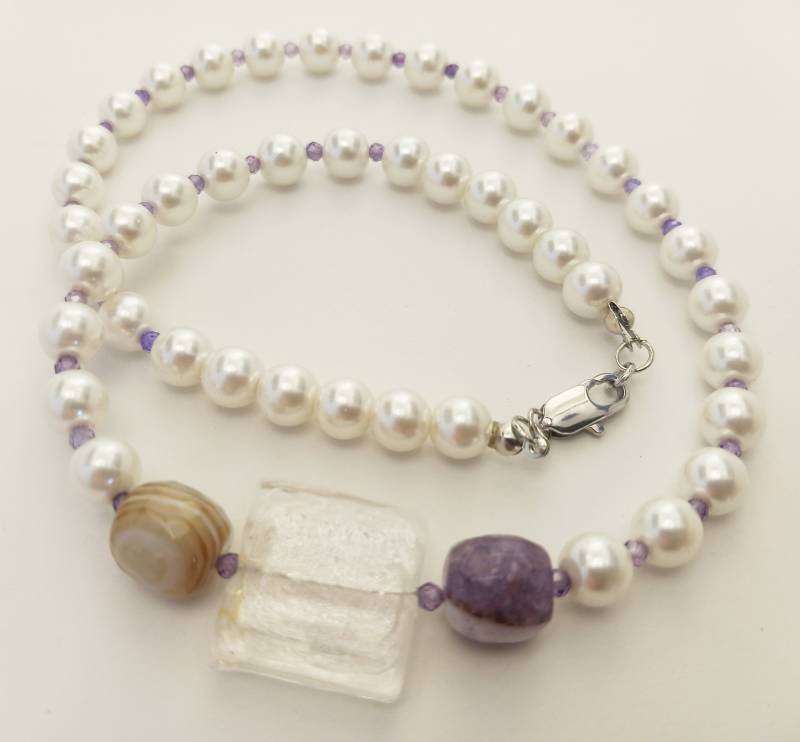 Imitation Pearl Necklace With Glass Bead & Natural Stone Beads Insert von BrigantineInt