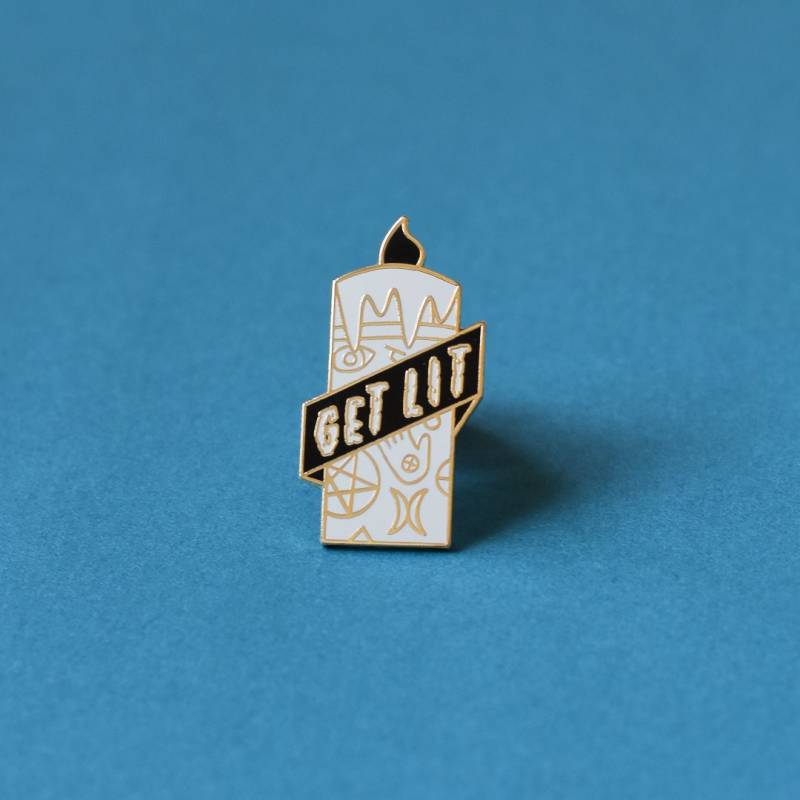 Get Lit Schwarze Flamme Kerze Hokus Pokus Harter Emaille Pin Halloween Anstecknadel Lustige von BrightSunsCo