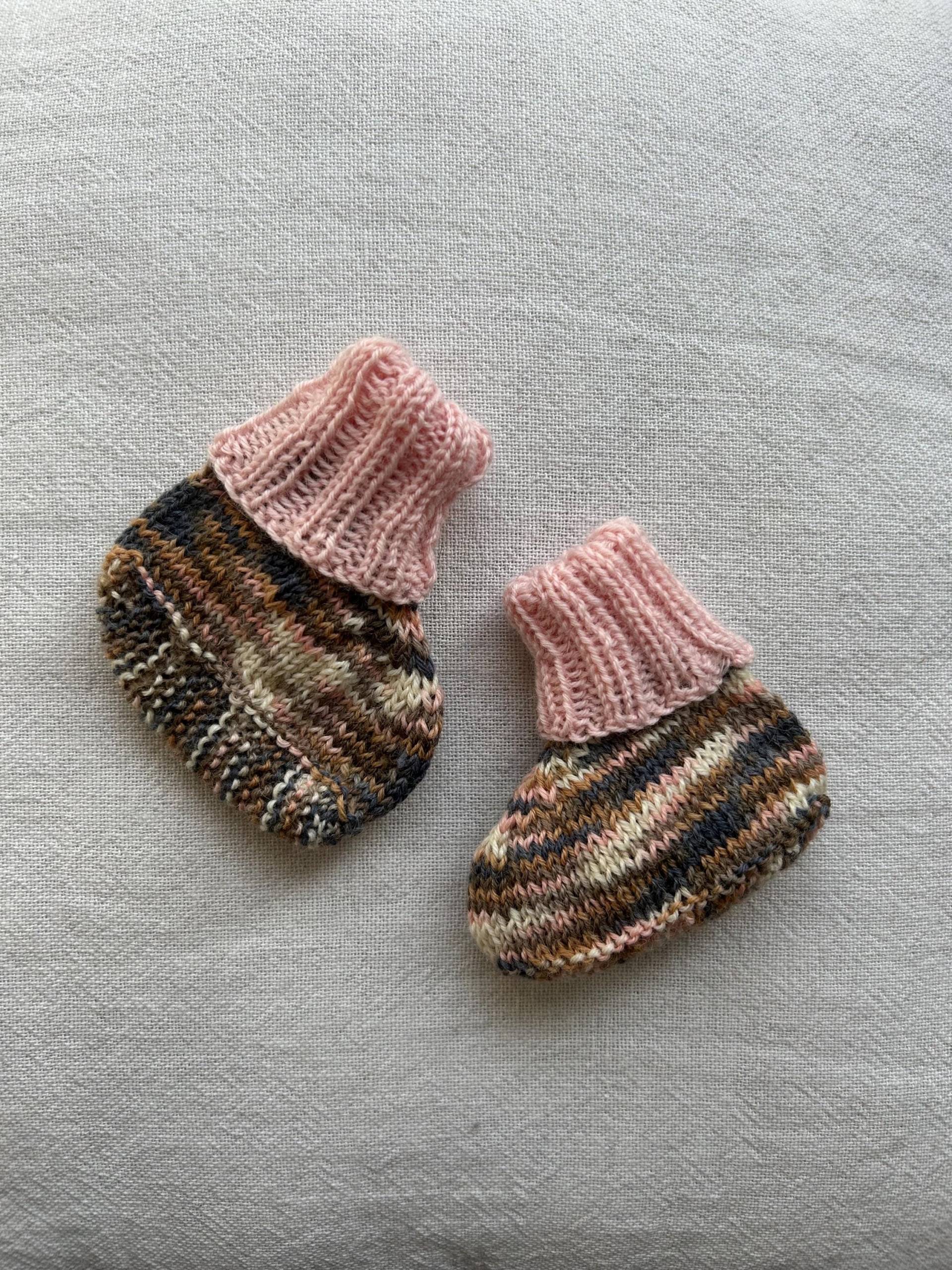 Baby Socken Rosa Beige von BrightsideKnitting