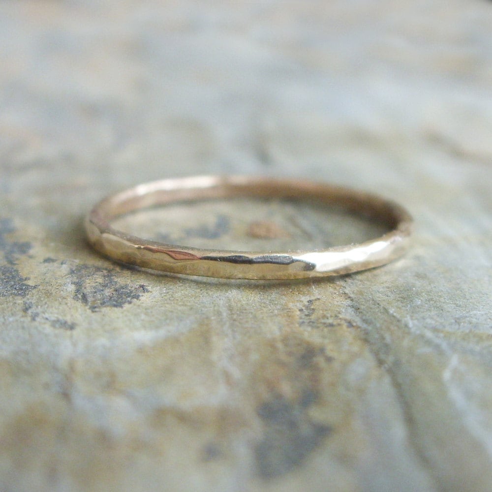 Gehämmerter Gold Fill Ring Gehämmerter Gold Fill Ring von Brightsmith