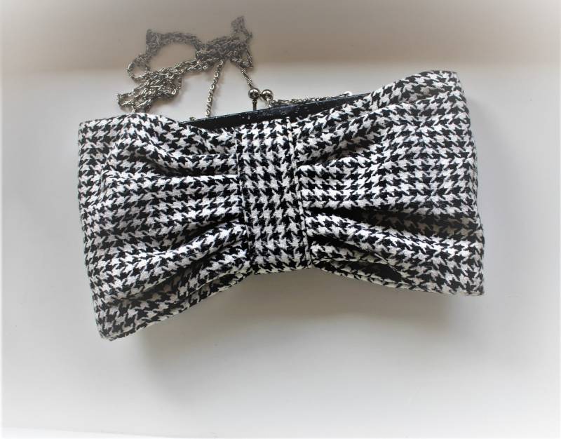 Vintage Wolle Schleife Clutch Schwarz & Weiß Abendtasche Mit Kette von BrillianceWrought