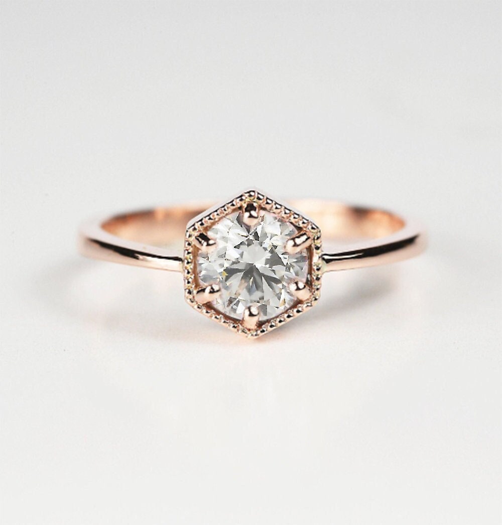 Diamant Sechseck Zierlicher Ring | Hexagon Form Lab Grown Rosegold 9K/14K/18K Art Deco Jubiläumsring Für Sie von BrilliantRings