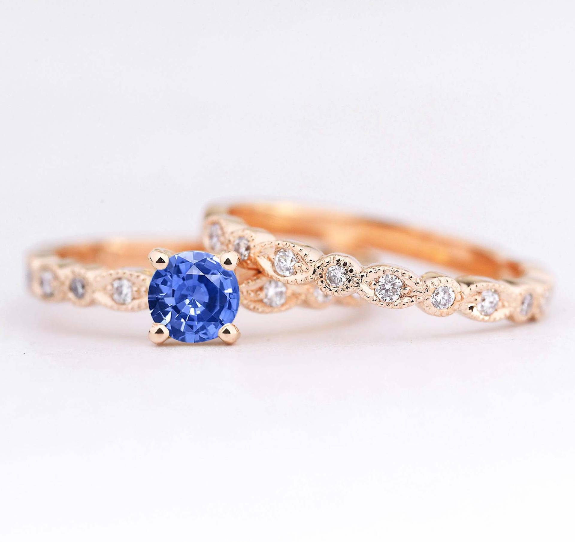 Hellblauer Saphir Und Diamant Verlobungsring Trauring | Zierliche Brautring Mit Stimulant Ehering von BrilliantRings