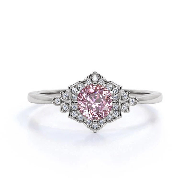 Hellrosa Saphir Und Runder Weißer Diamant Cluster Ring | Art Deco Inspirierter Zierliche Verlobungsring 9K, 14K, 18K Rose/Weißgold Brautring von BrilliantRings