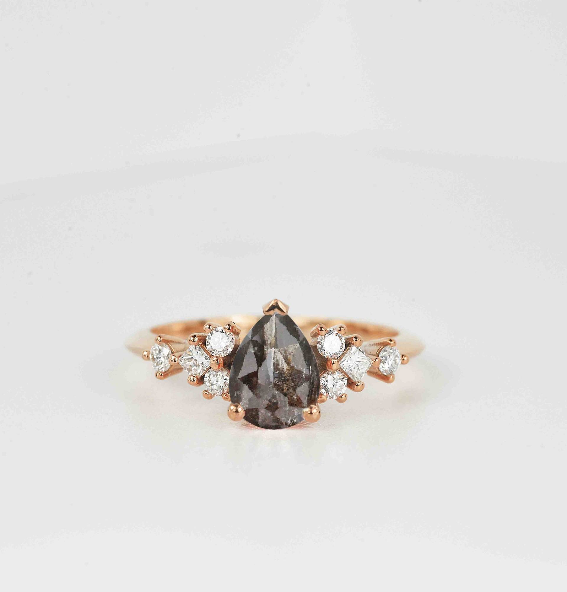 Pear Salz Und Pfeffer Diamant Verlobungsring | Unikat Ehering Ring Mit Princess Schliff Rundem in Roségold von BrilliantRings