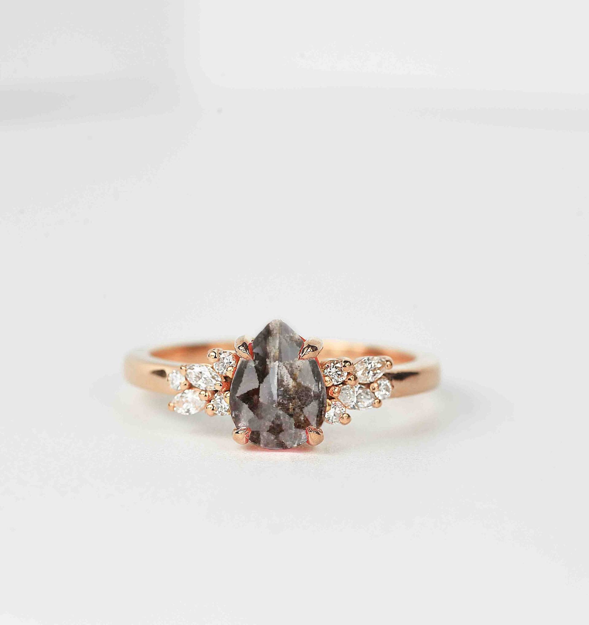 Pear Salz Und Pfeffer Verlobungsring | Braut Versprechen Ring Unikat Grauer Diamant Weißer Cluster Hochzeit von BrilliantRings