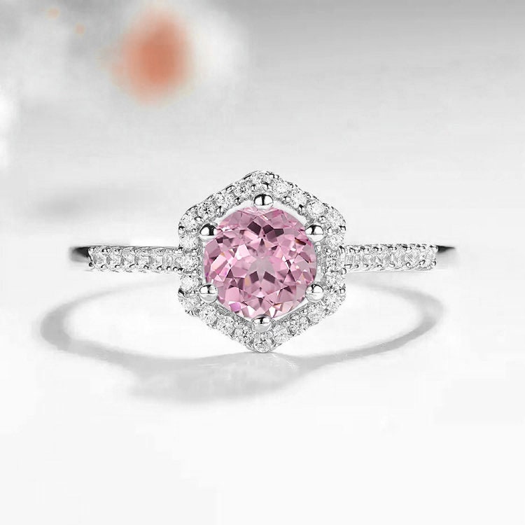 Rosa Saphir Sechs Zange Art Deco Verlobungsring | Zierliche Ringe Zur Hochzeit Und Verlobung Versprechen Eleganter Diamantring in Roségold von BrilliantRings