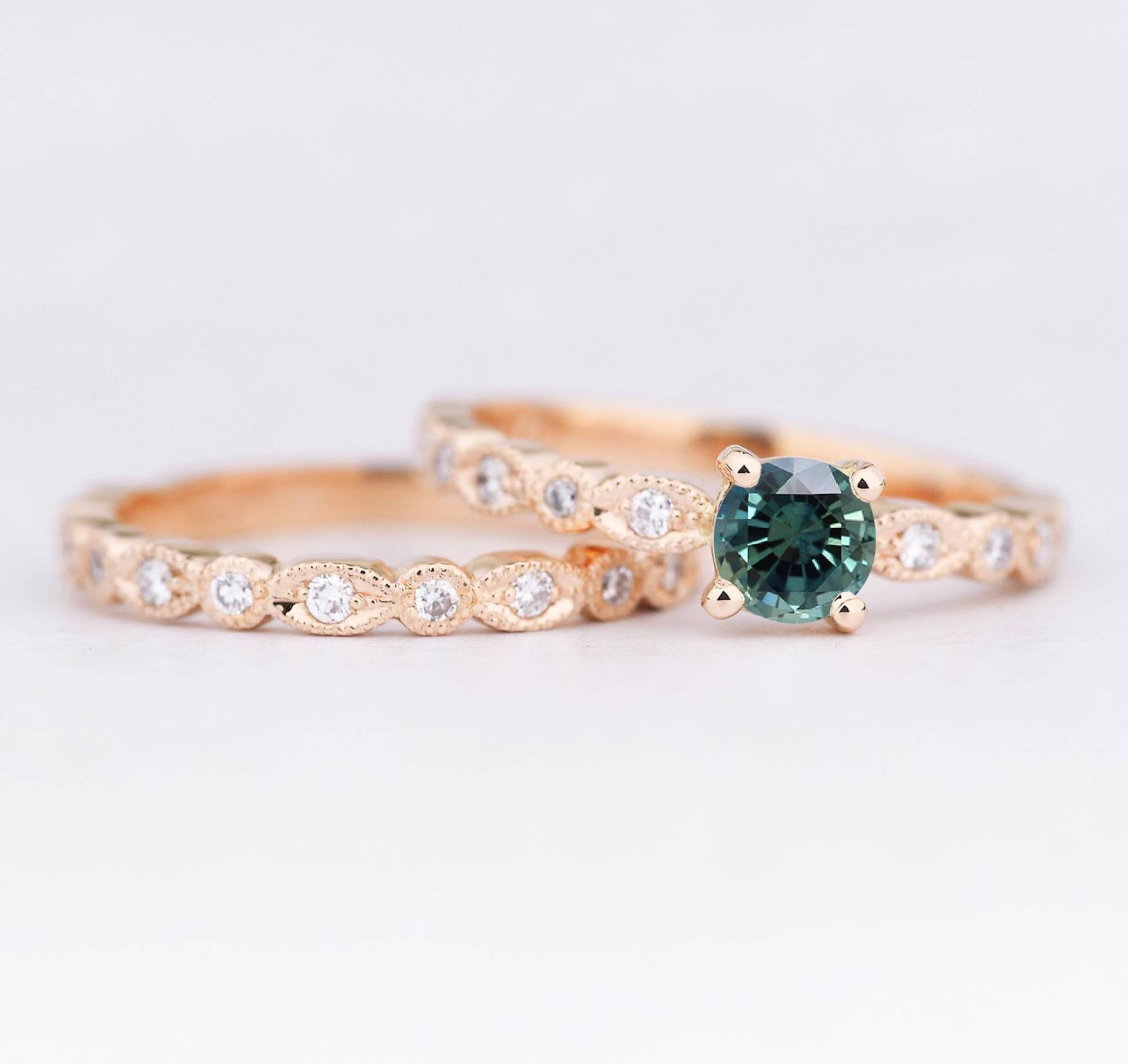 Runder Teal Saphir Und Diamant Verlobungsring Trauring | Zierliche Brautring Mit Stimulant Ehering von BrilliantRings