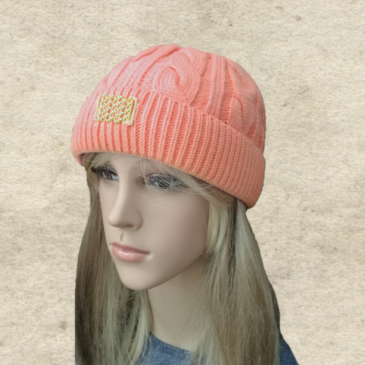 Beanie Aus Wollgemisch Leichte Herbstmütze Mit Blume von BrimDream