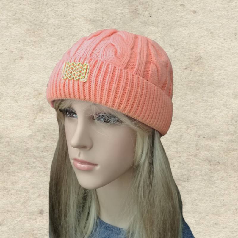 Beanie Aus Wollgemisch Leichte Herbstmütze Mit Blume von BrimDream