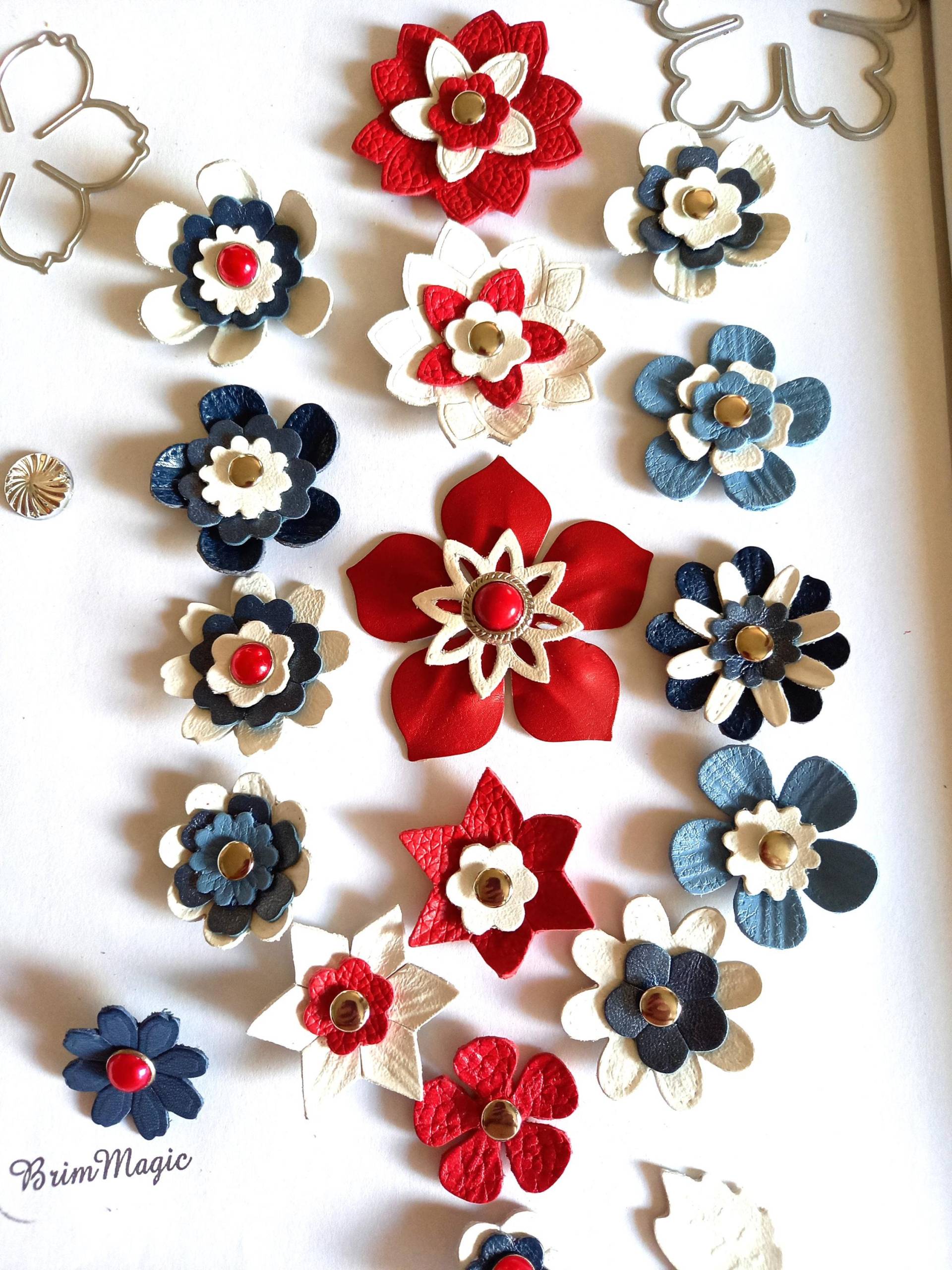 36 Farben Wählbar; Lederblumen Mit Nieten, Handmade von BrimMagic
