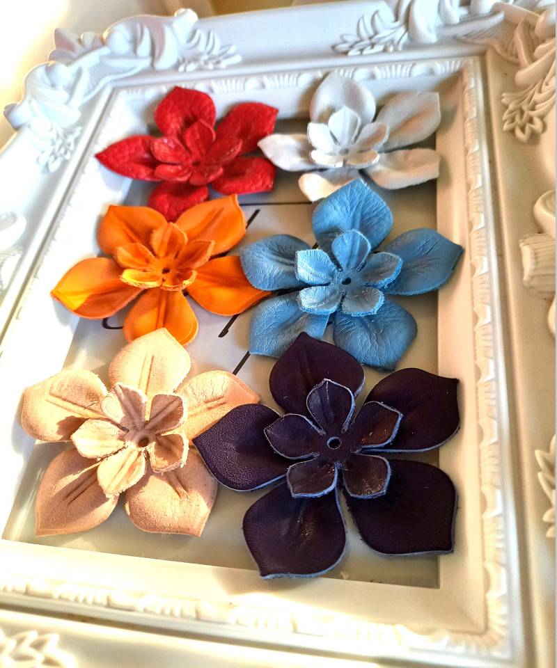 71 Farben Wählbar; Handgefertigte Lederblumen in Mehreren Und Mixblumen, Geformt 71 Farben Wählbar; Handgefertigte Lederblumen in Mehreren Und Mixblumen, Geformt von BrimMagic