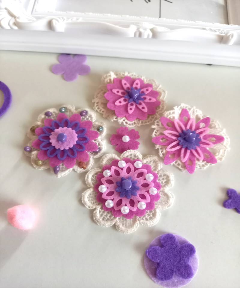 Hübsche Vintage Applikation Aus Spitze, Filz Und Perlen, 7 Teilig, Handgefertigt von BrimMagic