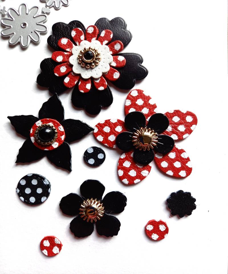 Hübsche Weiche Lederblumen, 8 Verschiedene Blumen Mit Dots, Polka, Handgefertigt Hübsche Weiche Lederblumen, 8 Verschiedene Blumen Mit Dots, Polka, Handgefertigt von BrimMagic