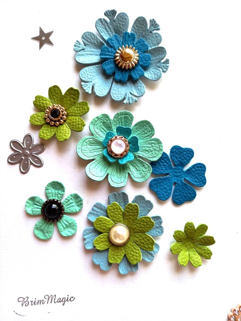 Hübsches Lederblumenset in Blau+Grün, Gestanzt Und Geformt, Handgefertigt von BrimMagic